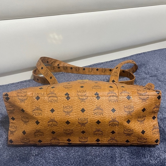 MCM Tan Leather Shoulder Bag - Picture 7 of 15